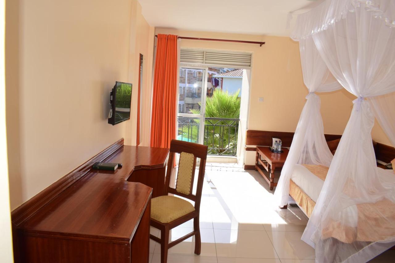 Meru Slopes Hotel Exterior foto