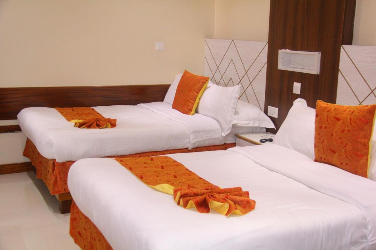Meru Slopes Hotel Exterior foto