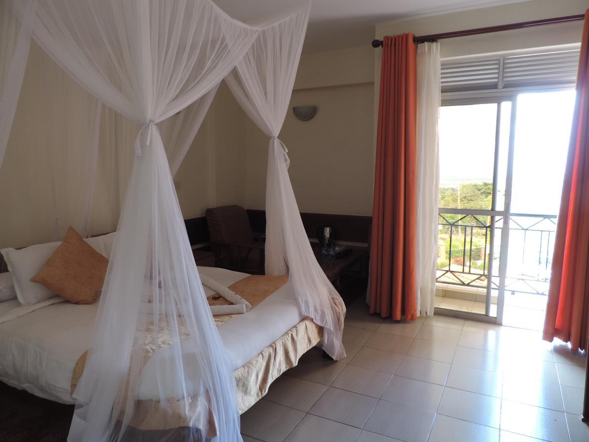 Meru Slopes Hotel Exterior foto